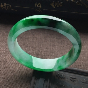 （超值推荐）糯冰种癣加绿手镯（55.9mm）