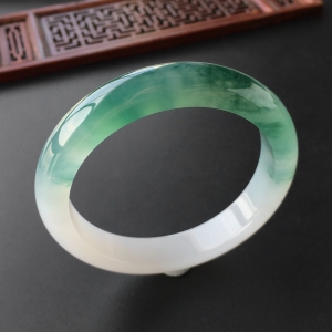 (超值推荐)冰种晴水飘花手镯(57mm)