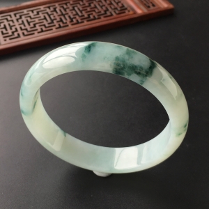 (超值推荐)糯冰种飘花手镯(63.6mm)