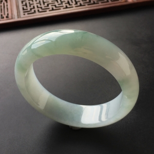(超值推荐)糯冰种飘花手镯(58mm)