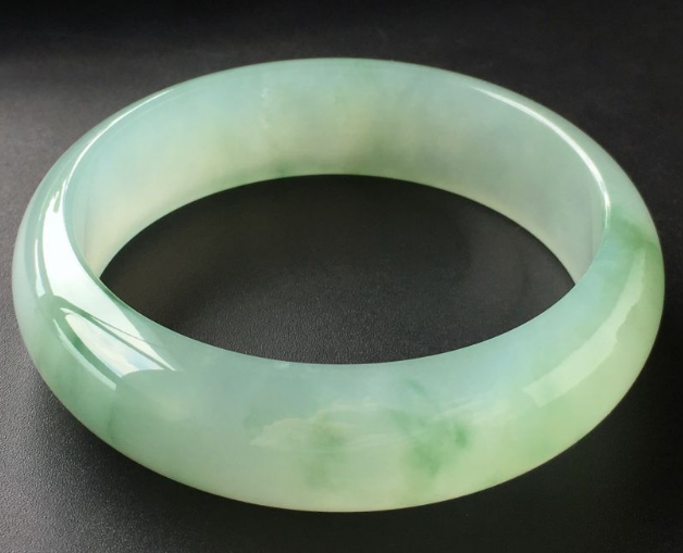 翡翠路路通的美好寓意