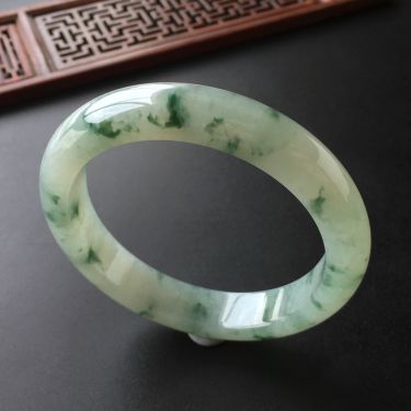 (超值推荐)糯冰种飘花手镯(56.8mm)