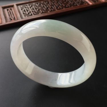 (超值推荐)糯冰种晴水手镯(58.5mm)