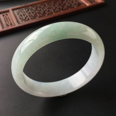 (超值推荐)糯冰种晴水手镯(64.4mm)