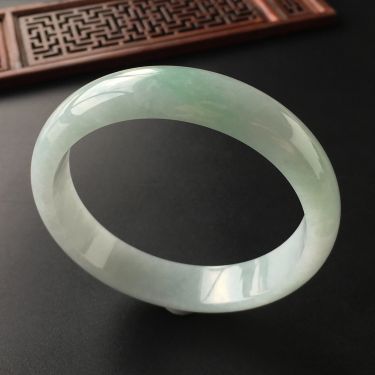 (超值推荐)糯冰种晴水手镯(64.5mm)