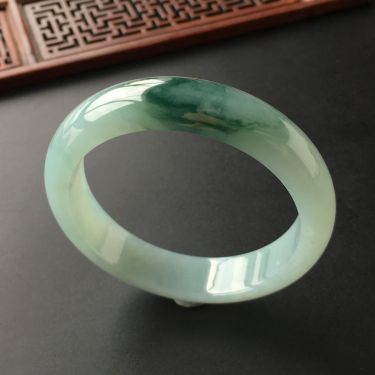 (超值推荐)糯冰种飘花手镯(55.8mm)