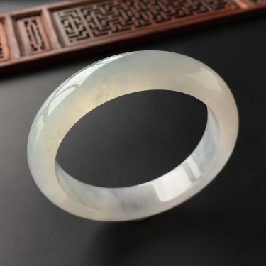 (超值推荐)冰种晴水手镯(55.1mm)