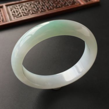 (超值推荐)糯冰种晴水手镯(59mm)