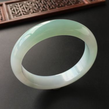 (超值推荐)糯冰种晴水手镯(56.8mm)