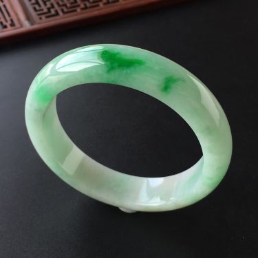 (超值推荐)糯冰种飘翠手镯(57.5mm)