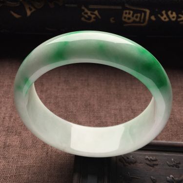 （超值推荐）糯冰种飘翠手镯（61mm）
