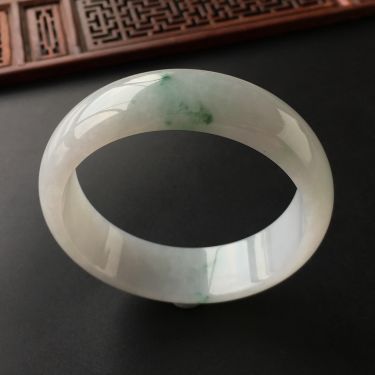 (超值推荐)糯冰种飘花手镯(58.8mm)