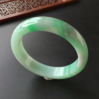 (超值推荐)糯冰种飘翠手镯(56.2mm)