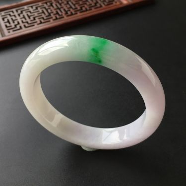 (超值推荐)糯冰种春带彩手镯(57mm)