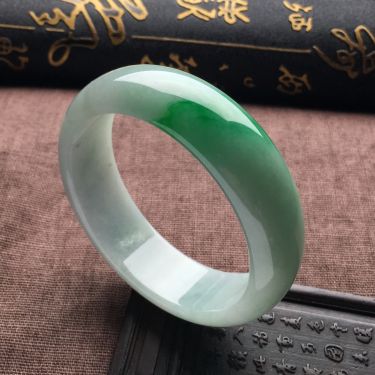 （超值推荐）糯冰种飘翠手镯（59.5mm）