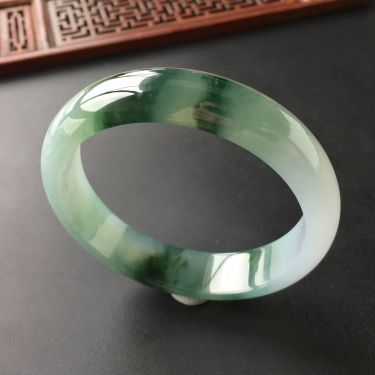 (超值推荐)糯冰种飘花手镯(56.4mm)