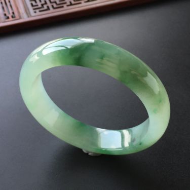 (超值推荐)糯冰种飘花手镯(55.2mm)