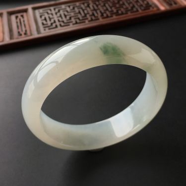 (超值推荐)糯冰种飘花手镯(59.5mm)