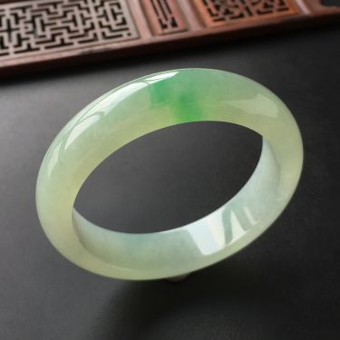 (超值推荐)糯冰种晴水飘翠手镯(56.1mm)