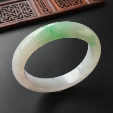 (超值推荐)糯冰种飘翠手镯(57.3mm)