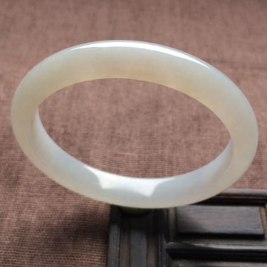 （超值推荐）糯冰种淡晴水手镯（56.7mm）