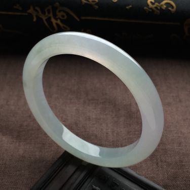 （超值推荐）糯冰种淡晴水手镯（57.9mm）
