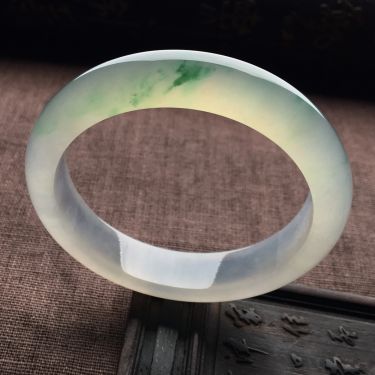（超值推荐）冰种飘绿花手镯（57mm）