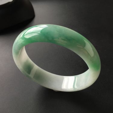 (超值推荐)糯冰种飘翠手镯(58.7mm)