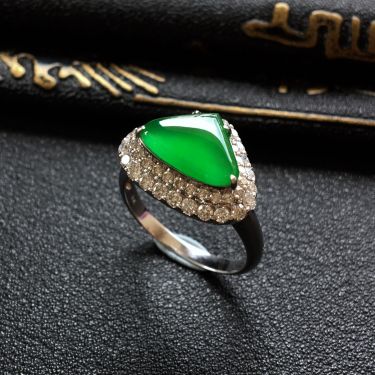 (超值推荐)冰种阳绿镶白金钻石心形戒指