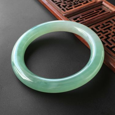 (超值推荐)糯冰种晴水圆条手镯(57mm)