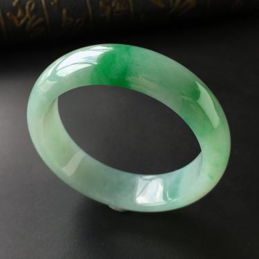 (超值推荐)糯冰种飘翠手镯(56.3mm)