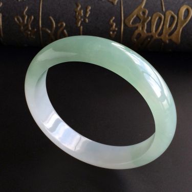 (超值推荐)糯冰种晴水手镯(57.7mm)