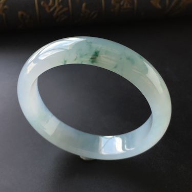 (超值推荐)糯冰种飘花手镯(55.8mm)