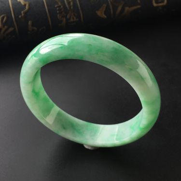 (超值推荐)糯冰种飘翠手镯(57.2mm)