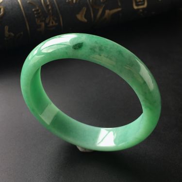 (超值推荐)糯冰种飘翠手镯(55.1mm)