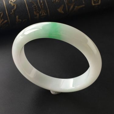 (超值推荐)糯冰种飘翠手镯(58.3mm)