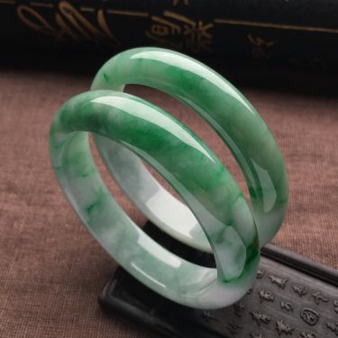 （超值推荐）糯冰种飘翠手镯一对（55.8mm）