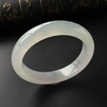 (超值推荐)冰种淡晴水手镯(54mm)