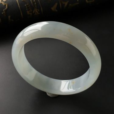 (超值推荐)糯冰种晴水略飘黄花手镯(55.3mm)