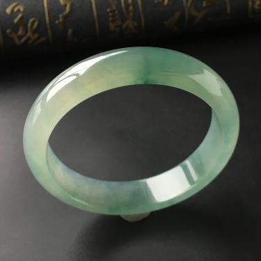 (超值推荐)冰种晴水略飘花手镯(59.1mm)