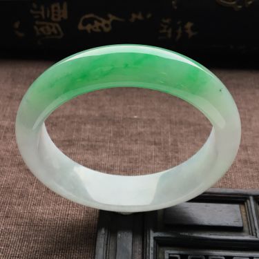 （超值推荐）糯冰种飘翠手镯（57mm）