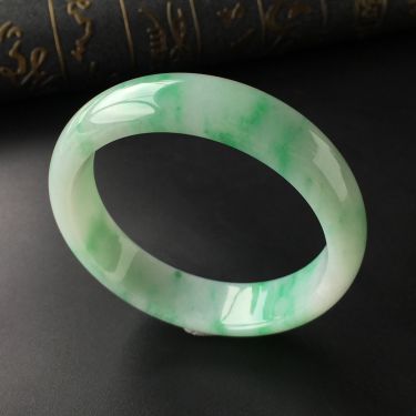 (超值推荐)糯冰种飘翠手镯(59.4mm)
