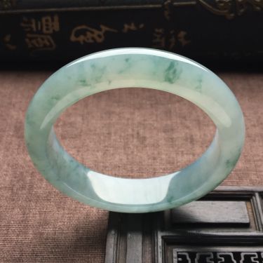 （超值推荐）糯冰种飘花手镯（54.9mm）