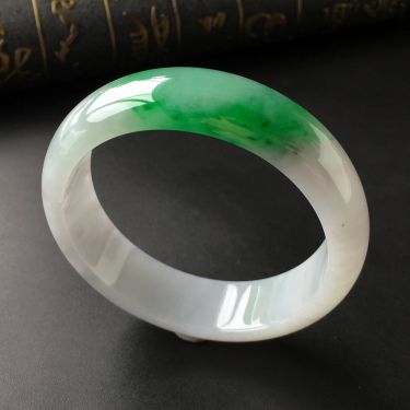 (超值推荐)糯冰种飘翠手镯(60mm)