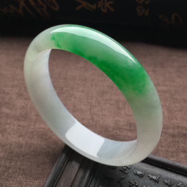 （超值推荐）糯冰种飘翠手镯（57mm）