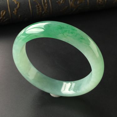 (超值推荐)糯冰种晴水飘翠手镯(56mm)