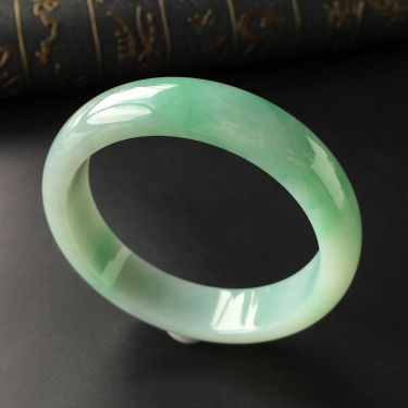 (超值推荐)糯冰种飘翠手镯(56mm)