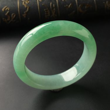 (超值推荐)糯冰种飘翠手镯(54mm)