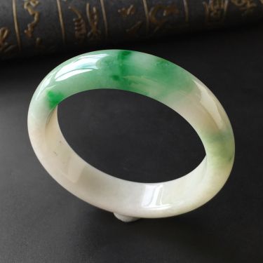 (超值推荐)糯冰种飘翠手镯(57mm)