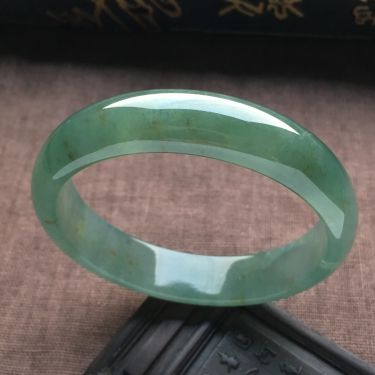 （超值推荐）糯冰种晴水略带黄翡手镯（58.5mm）